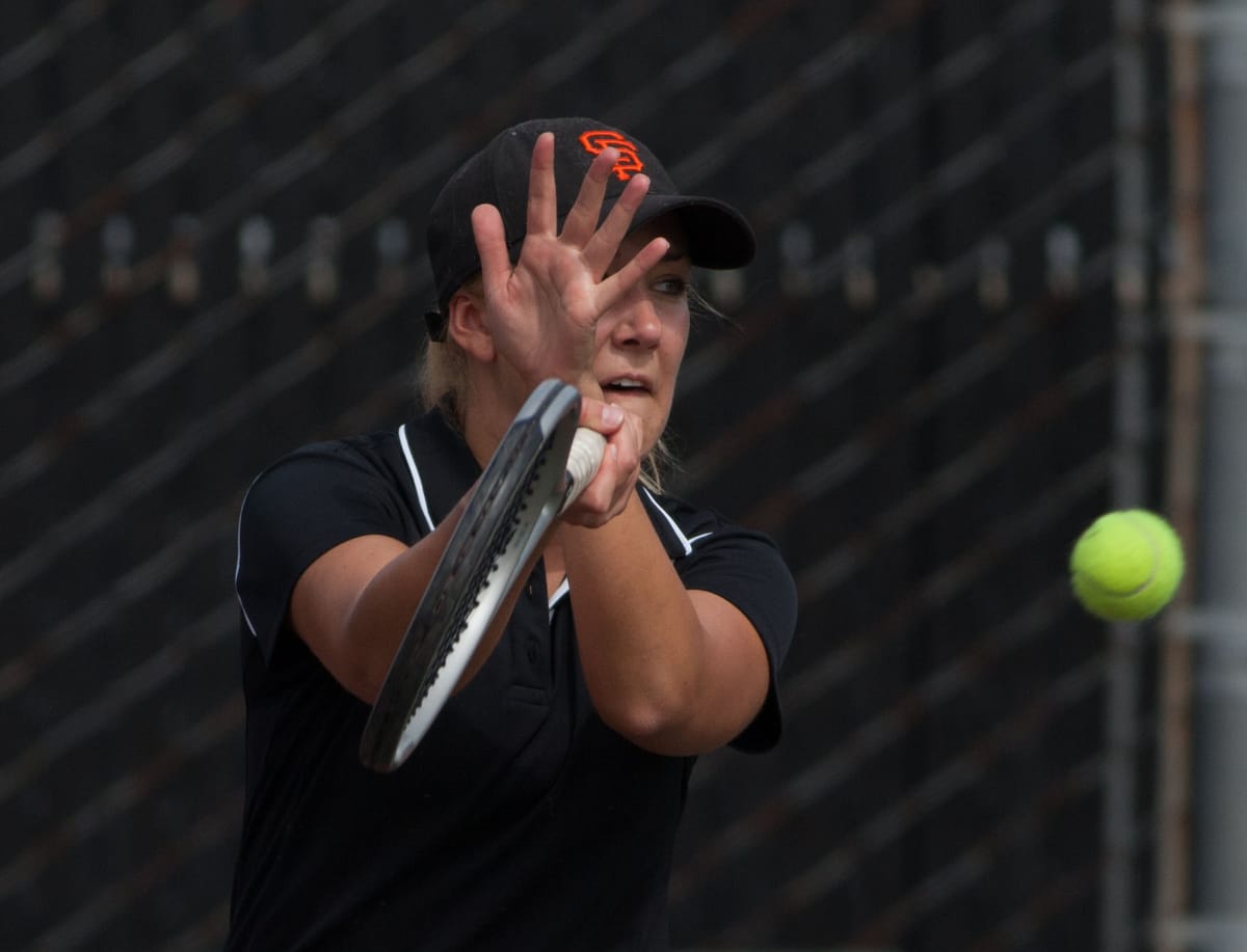 Women’s tennis ranked third place following tiebreaker
