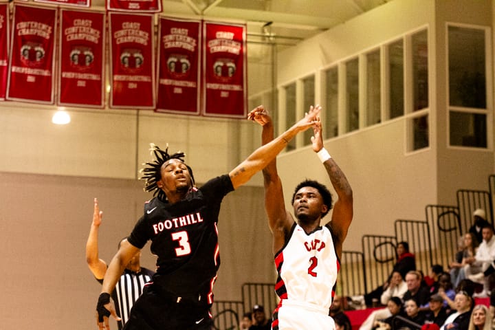 Rams Apply Heavy Defensive Pressure, Advance to Next Round of Playoffs