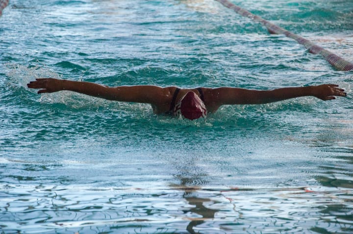 Women's Swim Team season opener is a splash