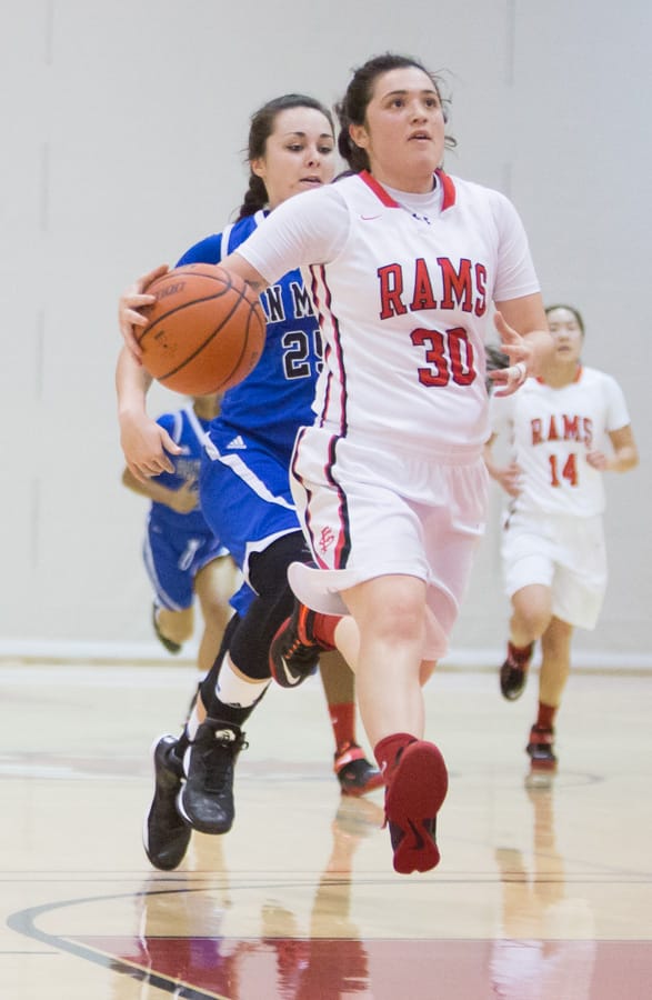 City College Of San Francisco beat San Mateo College 76-50 in Women’s Basketball, Jan. 23, 2015 Photo by Khaled Sayed