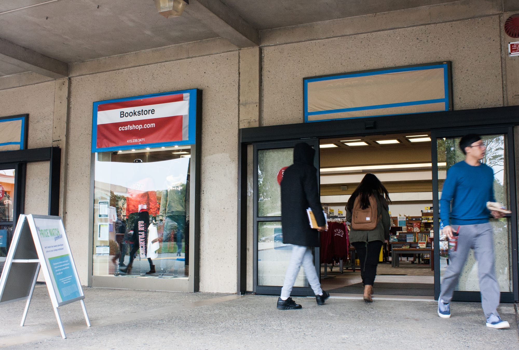 Textbooks for the Spring 2016 semester are available to students to rent or purchase at the City College Bookstore, located on Ocean Campus. (Photo by Cassie Ordonio / The Guardsman)