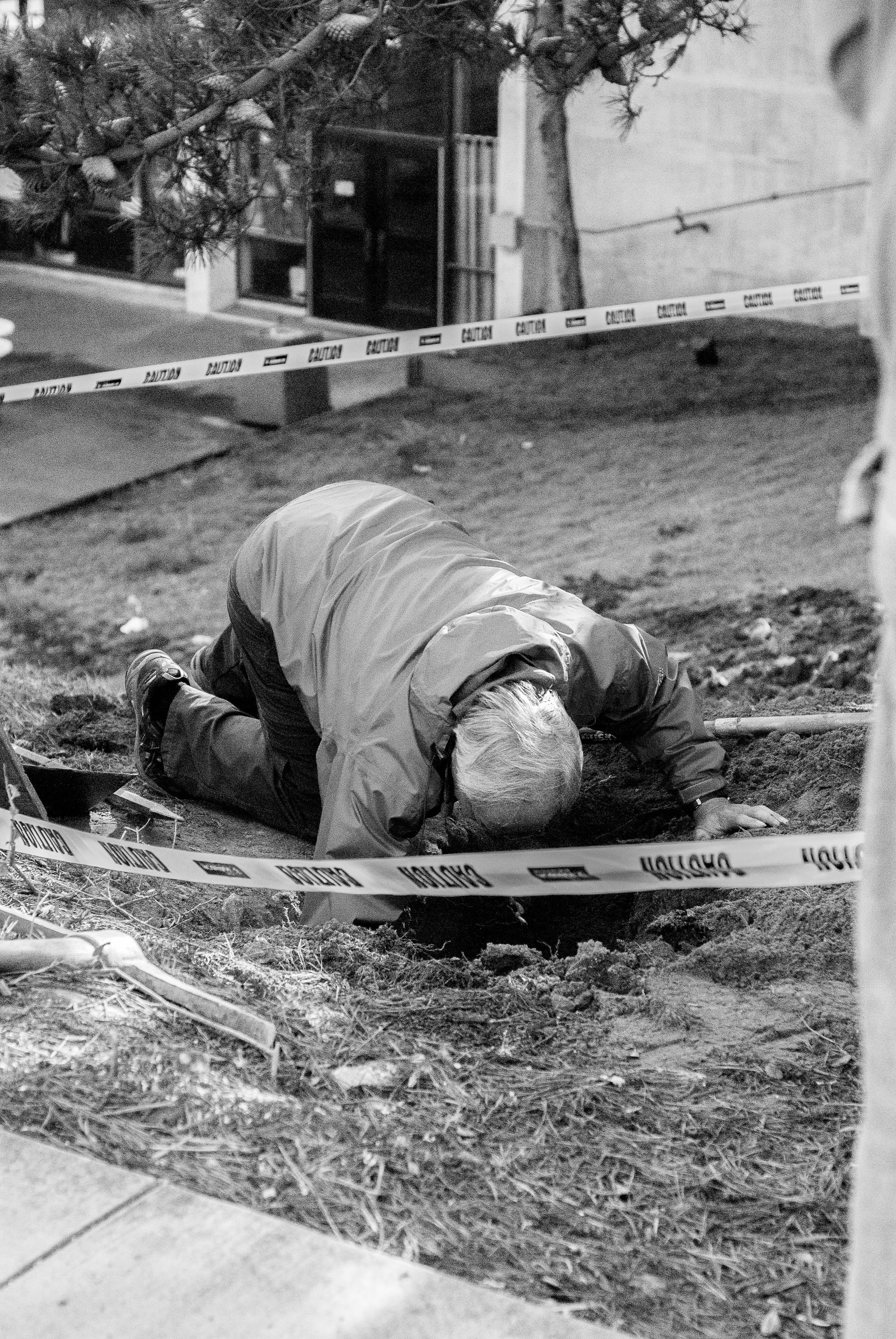 Buildings and Grounds staff work on a busted pipe beneath Conlan Hall. The maintenance temporarily closed Ocean campus. (Photo by Franchon Smith/The Guardsman)