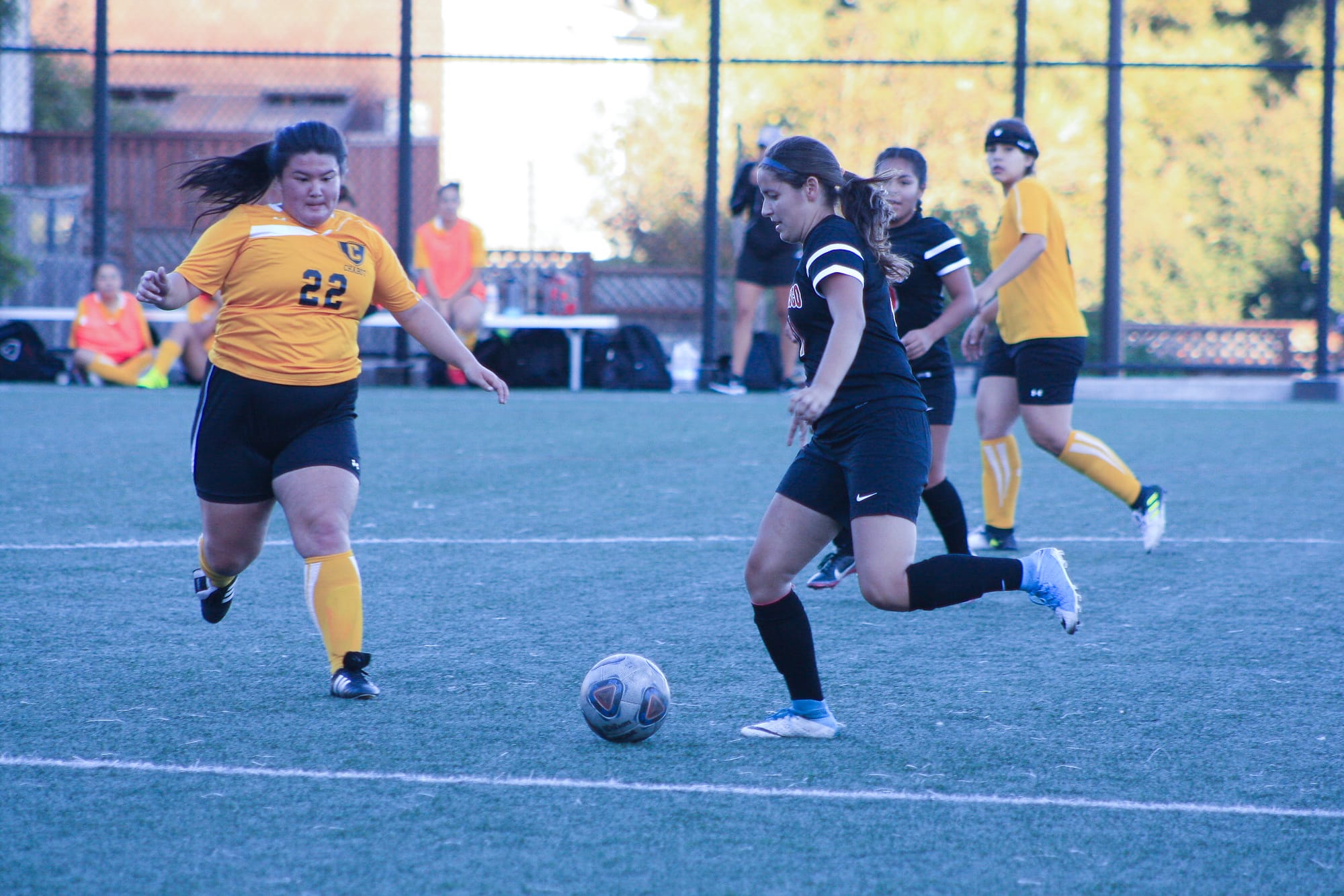 Danielle Nicotera (#2) lunges forward for a giant kick across field. October 6, she passed to her teammate Sofia Jones at the end of the second half. San Francisco (AP Photo/ Julia Fuller) 