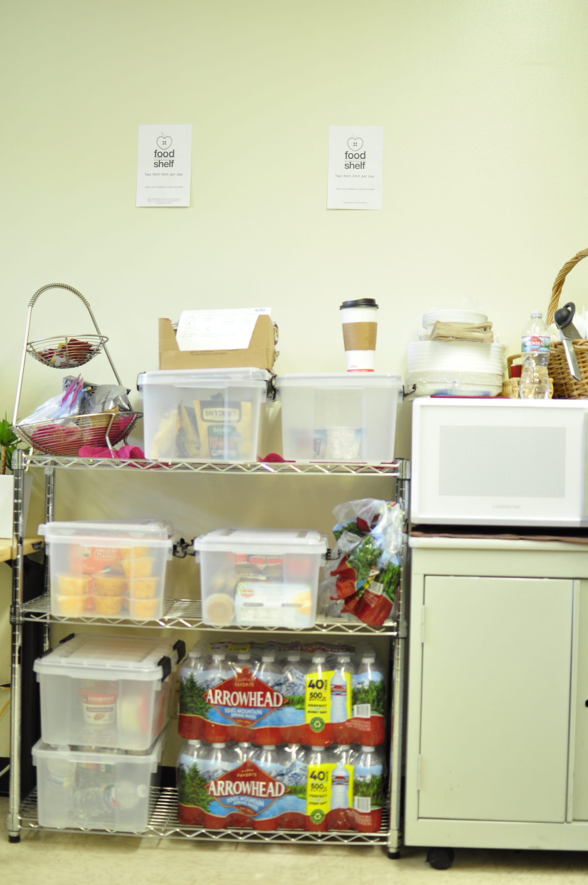 The Food Shelf at the H.A.R.T.S (Homeless At Risk Transitional Students) office located at the Student Union/Martin Luther King Center in the Ocean Campus provides students who sign in with a maximum two snacks per day. January 18, 2018. (Photo/Janeth R. Sanchez)