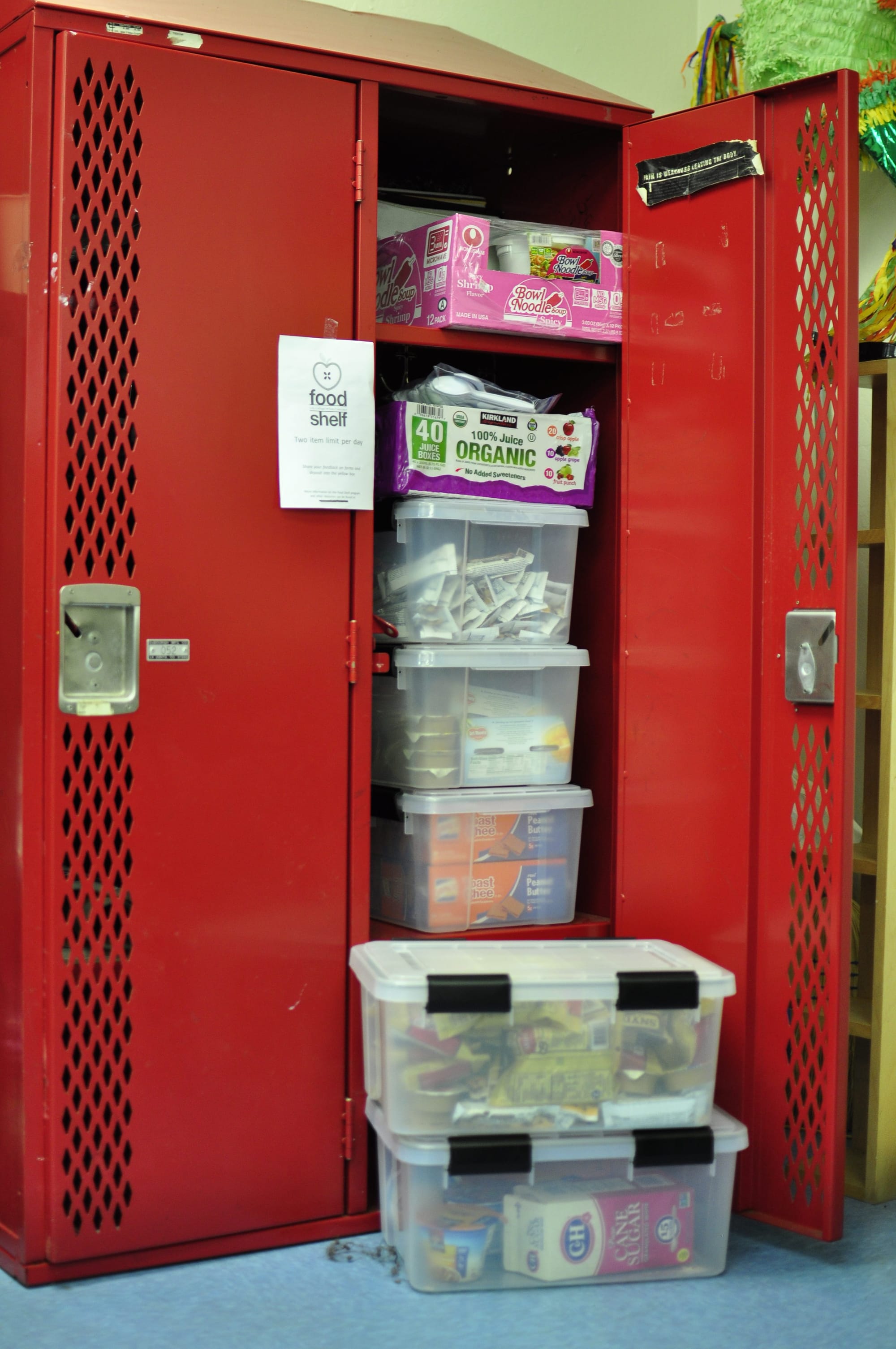 The Food Shelf at the Queer resource center office located in the Bungalow 201 at the Ocean Campus provides students who sign in with a maximum of two snacks per day. January 18, 2018. (Photo/Janeth R. Sanchez)